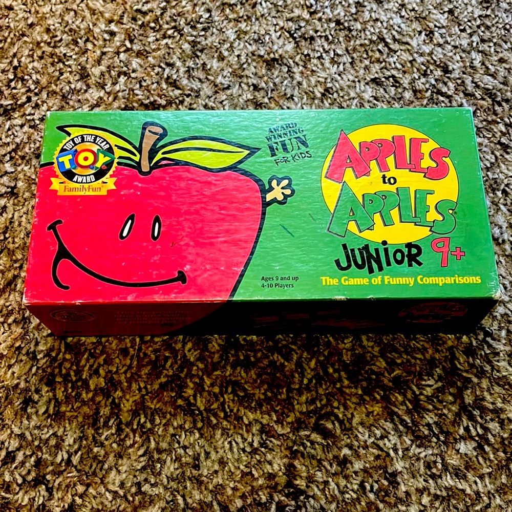 Toy of the Year Award Winning FUN 🍎🍏🍎Apples to Apples Junior 9+ Game